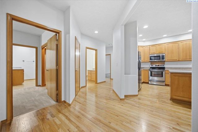 3111 W Canyon Lakes Dr., Kennewick, WA 99337