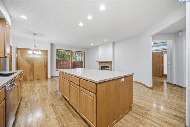 3111 W Canyon Lakes Dr., Kennewick, WA 99337