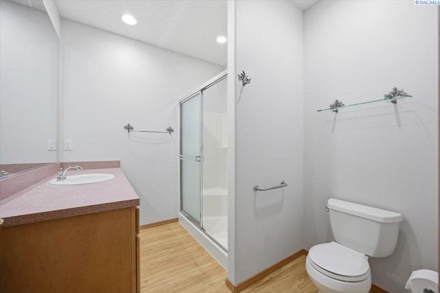 3111 W Canyon Lakes Dr., Kennewick, WA 99337