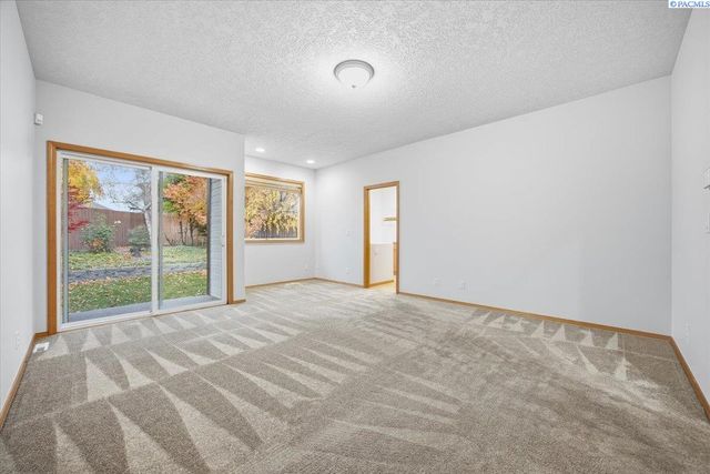 3111 W Canyon Lakes Dr., Kennewick, WA 99337