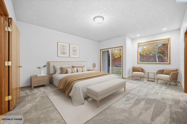 3111 W Canyon Lakes Dr., Kennewick, WA 99337