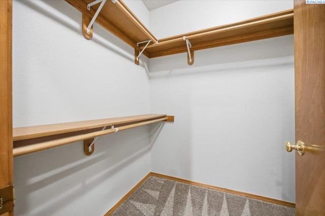 3111 W Canyon Lakes Dr., Kennewick, WA 99337