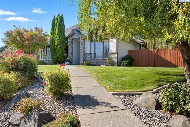 3111 W Canyon Lakes Dr., Kennewick, WA 99337