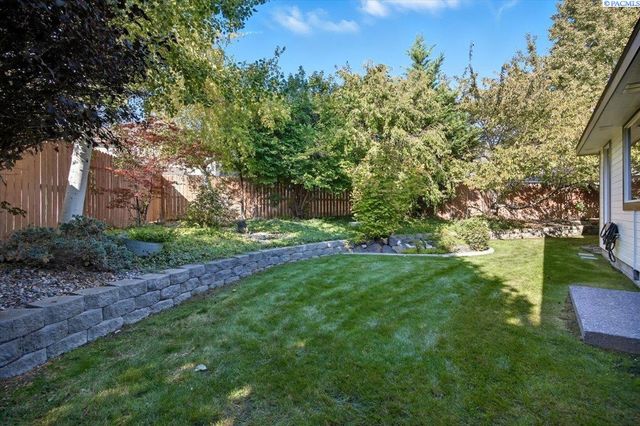 3111 W Canyon Lakes Dr., Kennewick, WA 99337