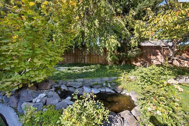 3111 W Canyon Lakes Dr., Kennewick, WA 99337