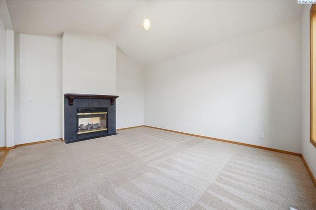 3111 W Canyon Lakes Dr., Kennewick, WA 99337