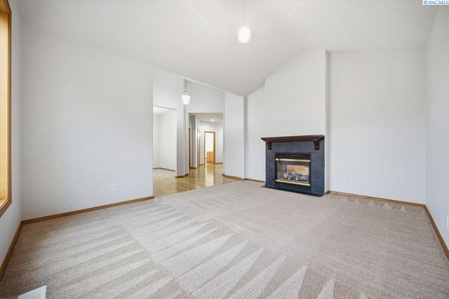 3111 W Canyon Lakes Dr., Kennewick, WA 99337