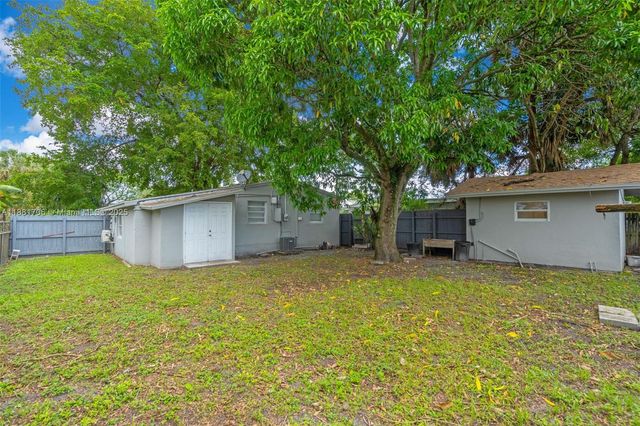 3380 NW 8th Pl, Lauderhill, FL 33311