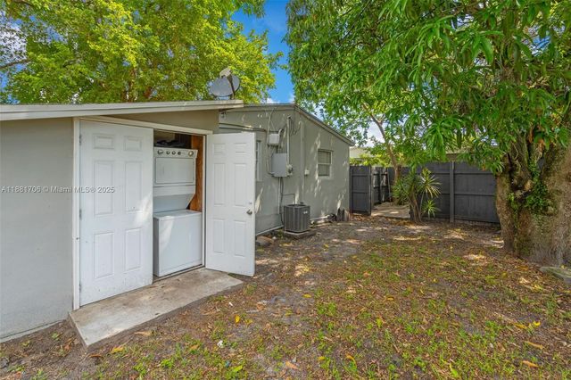 3380 NW 8th Pl, Lauderhill, FL 33311