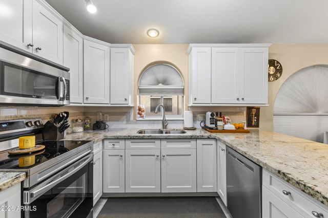 8948 W FARGO Drive, Peoria, AZ 85382