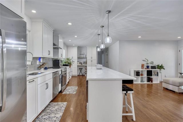 6696 Starling Drive SW, Mableton, GA 30126