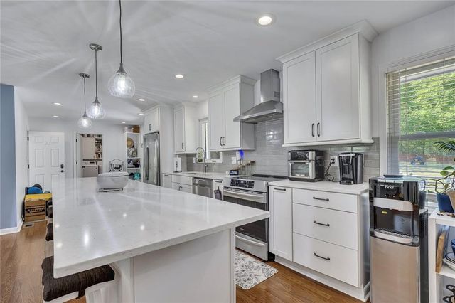 6696 Starling Drive SW, Mableton, GA 30126