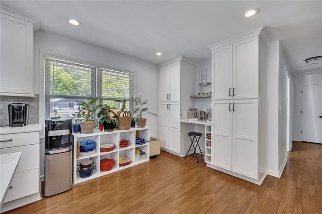 6696 Starling Drive SW, Mableton, GA 30126