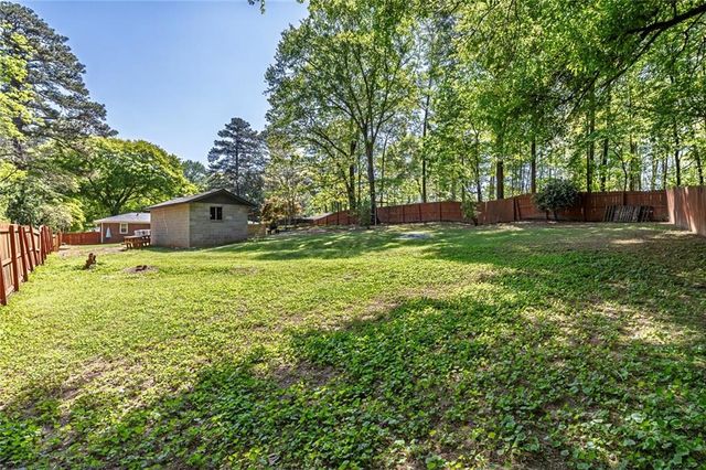 6696 Starling Drive SW, Mableton, GA 30126