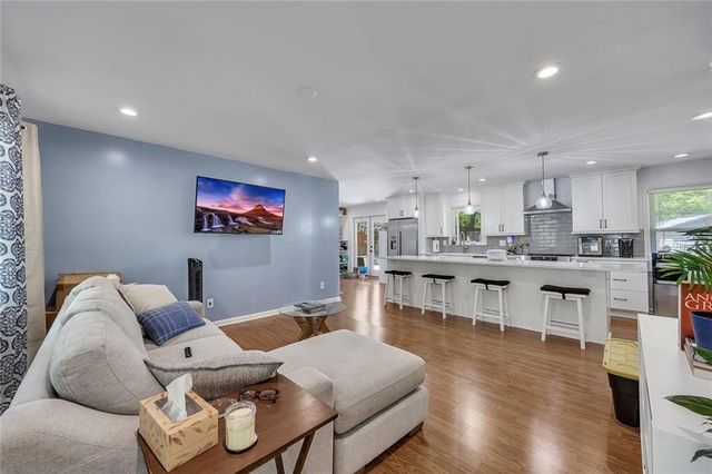 6696 Starling Drive SW, Mableton, GA 30126