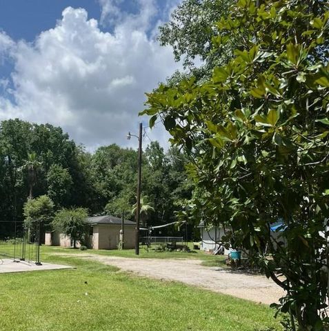 394 County Road 3378, Cleveland, TX 77327
