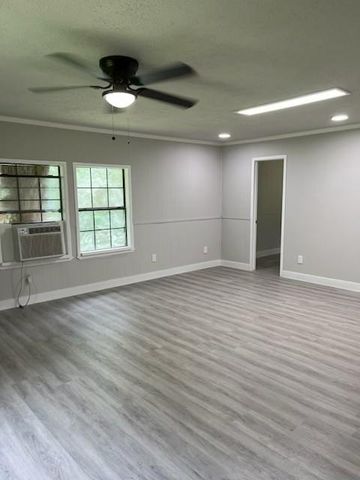 394 County Road 3378, Cleveland, TX 77327