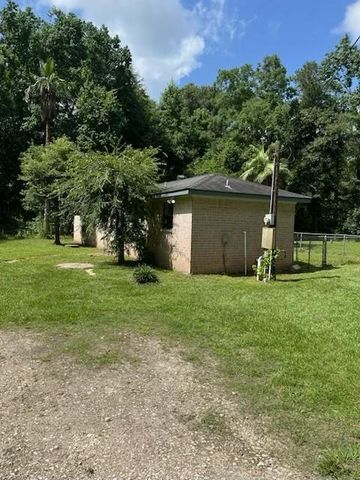 394 County Road 3378, Cleveland, TX 77327