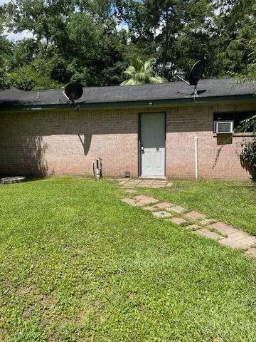 394 County Road 3378, Cleveland, TX 77327