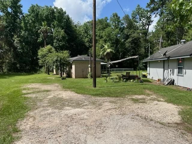 394 County Road 3378, Cleveland, TX 77327