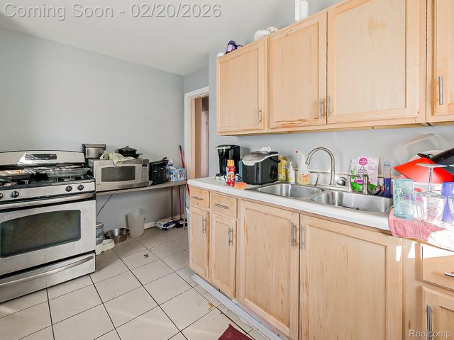 20200 Alcoy Street, Detroit, MI 48205