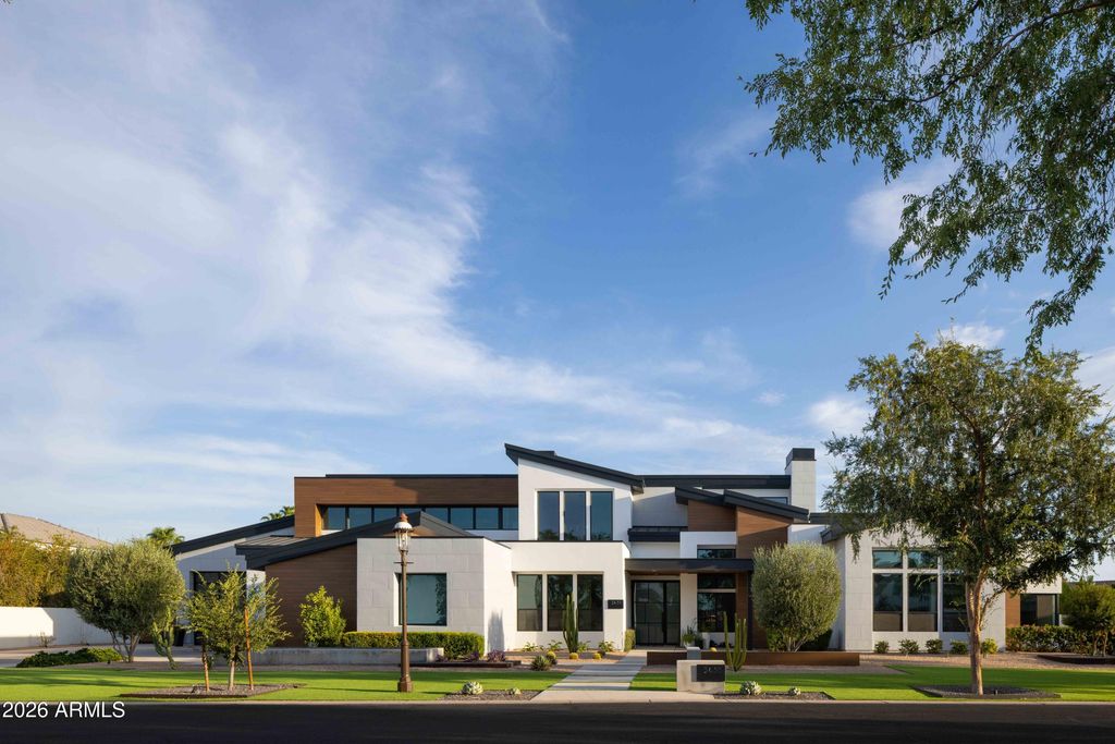 3435 E HUBER Circle, Mesa, AZ 85213 — exterior