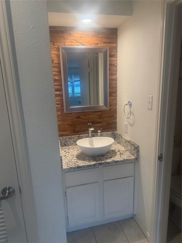 8888 Tallwood DR 2109, Austin, TX 78759