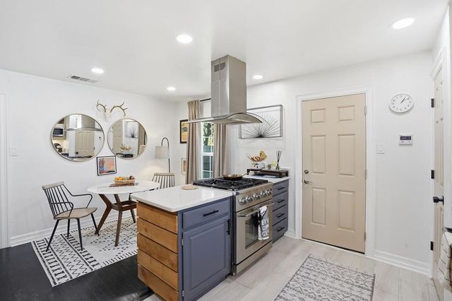 2824 Ryan Ave, Fort Worth, TX 76110