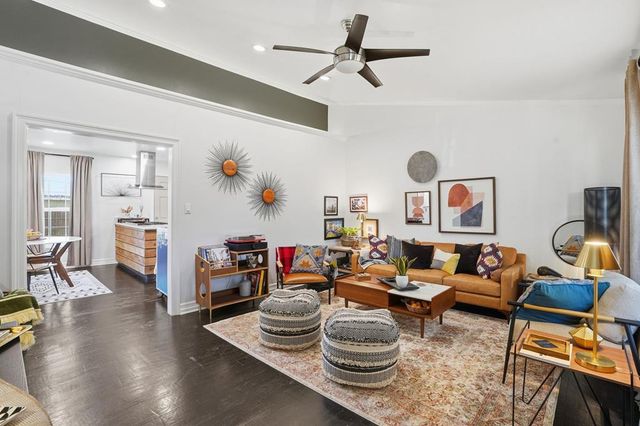 2824 Ryan Ave, Fort Worth, TX 76110