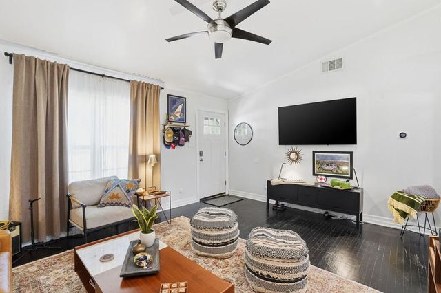 2824 Ryan Ave, Fort Worth, TX 76110