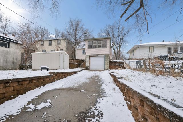 209 Park Street W, South Saint Paul, MN 55075