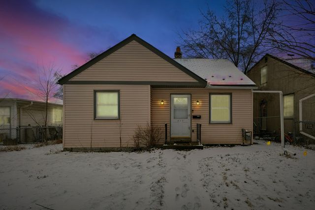 209 Park Street W, South Saint Paul, MN 55075