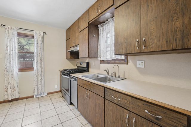 209 Park Street W, South Saint Paul, MN 55075