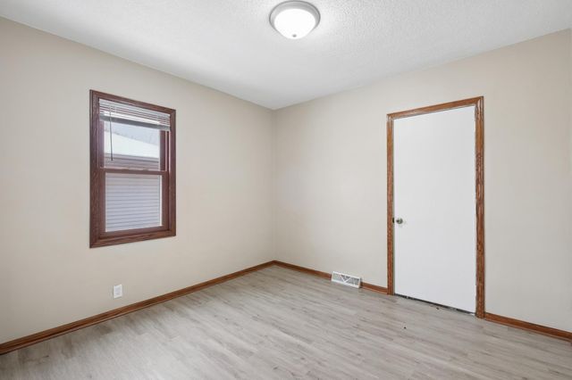 209 Park Street W, South Saint Paul, MN 55075