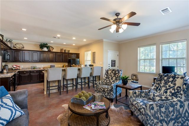 139 Armored Avenue, College Station, TX 77845