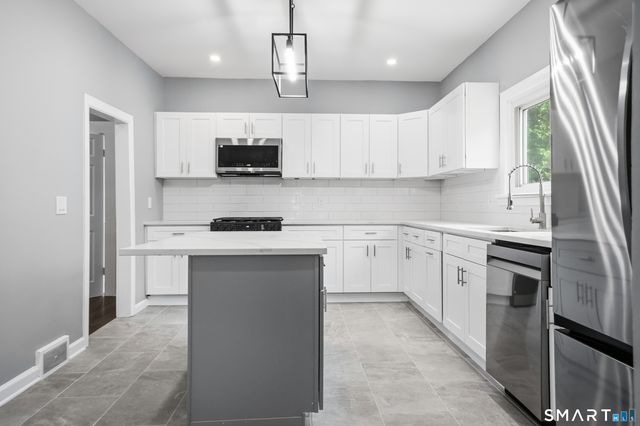 275 Riverview Avenue, Shelton, CT 06484