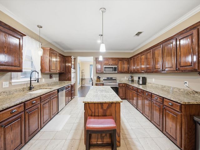 5004 Vaquero Drive, Arlington, TX 76017