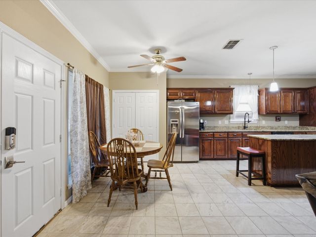 5004 Vaquero Drive, Arlington, TX 76017