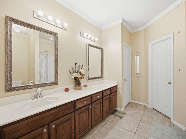 5004 Vaquero Drive, Arlington, TX 76017