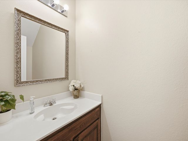 5004 Vaquero Drive, Arlington, TX 76017