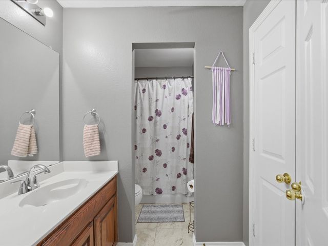 5004 Vaquero Drive, Arlington, TX 76017