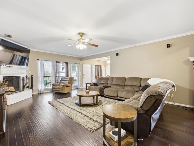5004 Vaquero Drive, Arlington, TX 76017
