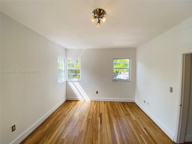 6881 Bay Dr 11, Miami Beach, FL 33141