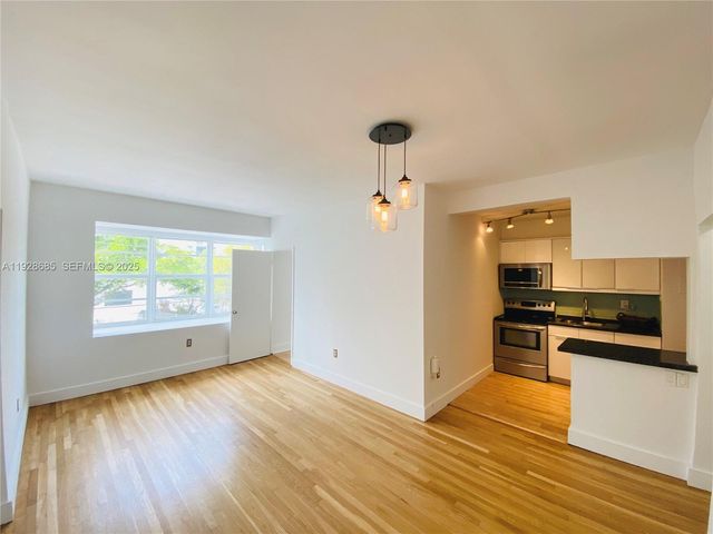 6881 Bay Dr 11, Miami Beach, FL 33141