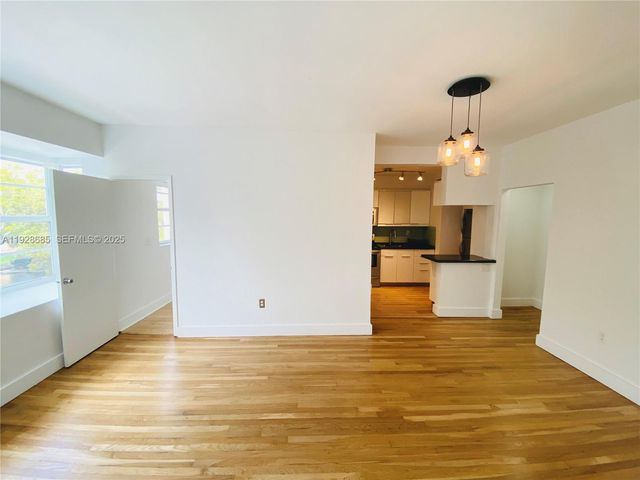 6881 Bay Dr 11, Miami Beach, FL 33141