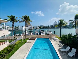 6881 Bay Dr 11, Miami Beach, FL 33141