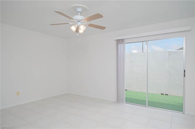 9833 Maplecrest CIR, Lehigh Acres, FL 33936
