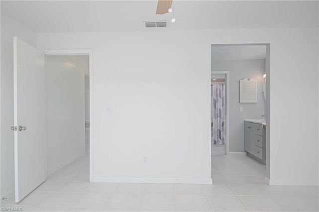 9833 Maplecrest CIR, Lehigh Acres, FL 33936