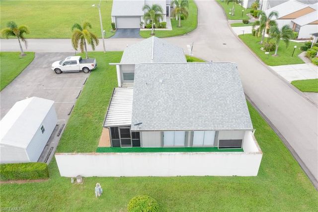 9833 Maplecrest CIR, Lehigh Acres, FL 33936