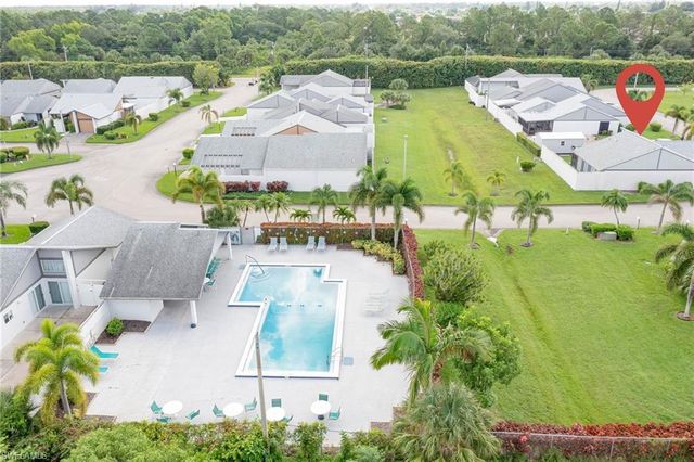 9833 Maplecrest CIR, Lehigh Acres, FL 33936